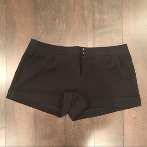 • EXPRESS DRESS SHORTS •